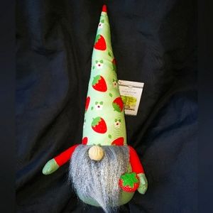 ALDI HUNTINGTON HOME Summer 20" GNOME STRAWBERRY red + green grey beard